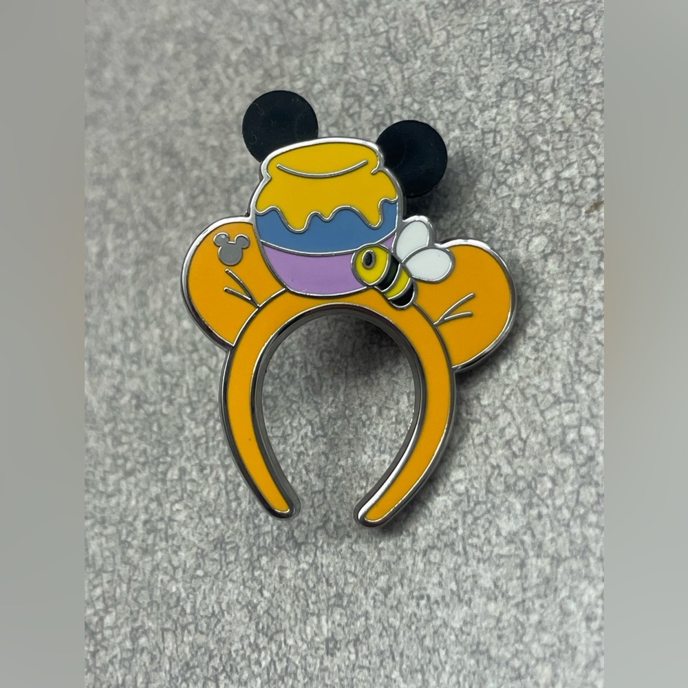 Winnie the Pooh headband 2025 wave A hidden Disney pin